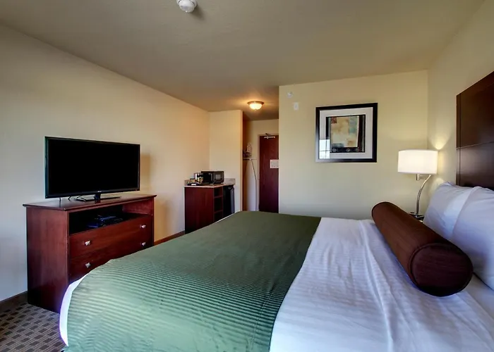 Cobblestone Inn and Suites - Rugby