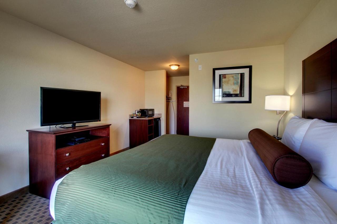 Hotel Cobblestone & -
